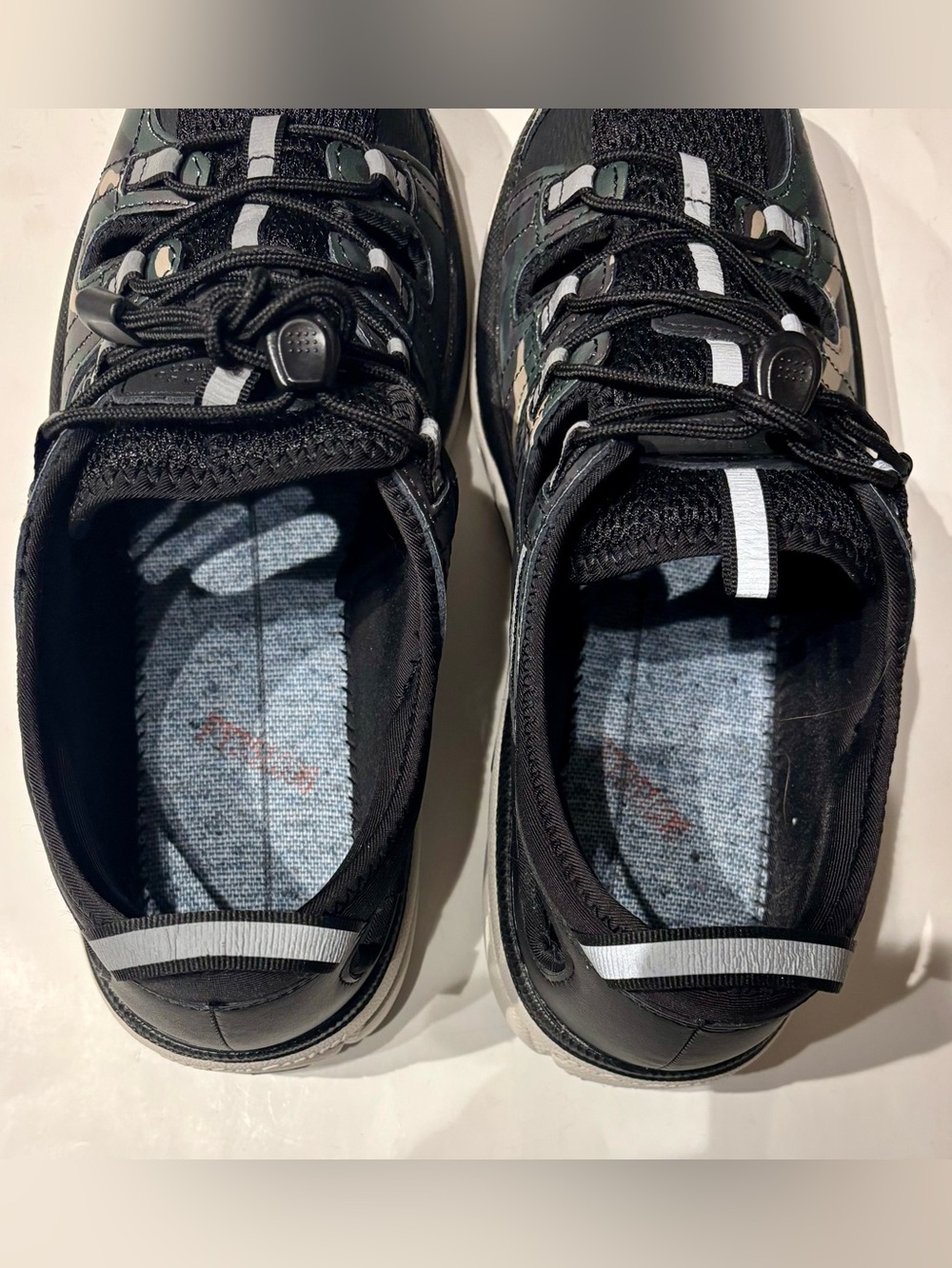 pair of men’s Dr comfort shoes, Marco. Size 10M - Picture 8 of 9
